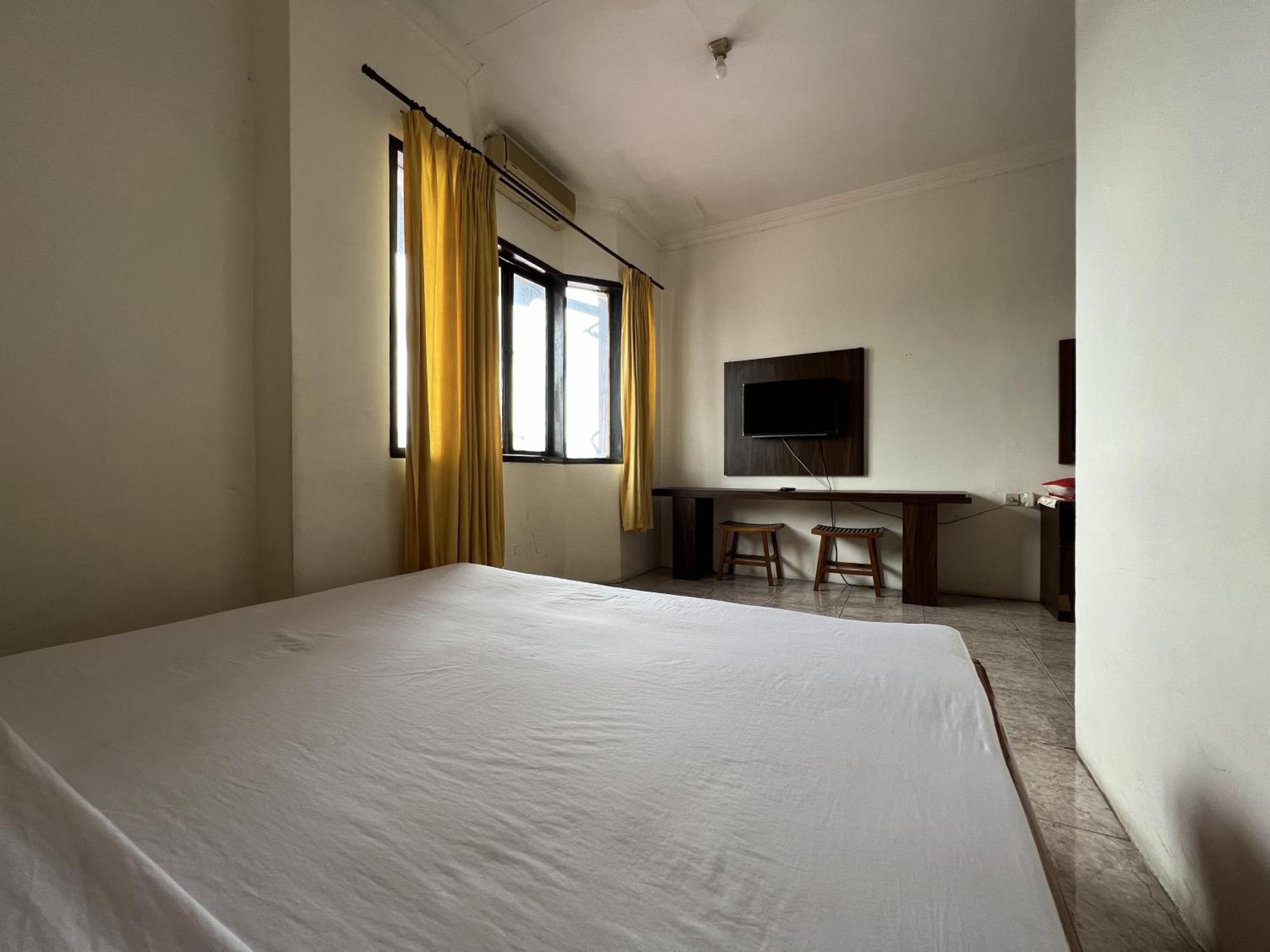 Oyo 92098 Kost Orange Syariah Hotel Makassar Buitenkant foto