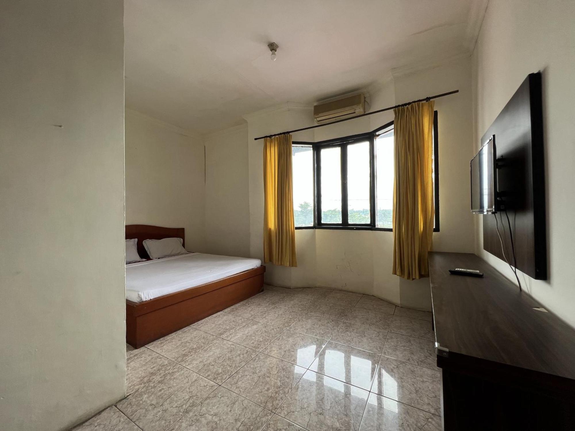 Oyo 92098 Kost Orange Syariah Hotel Makassar Buitenkant foto