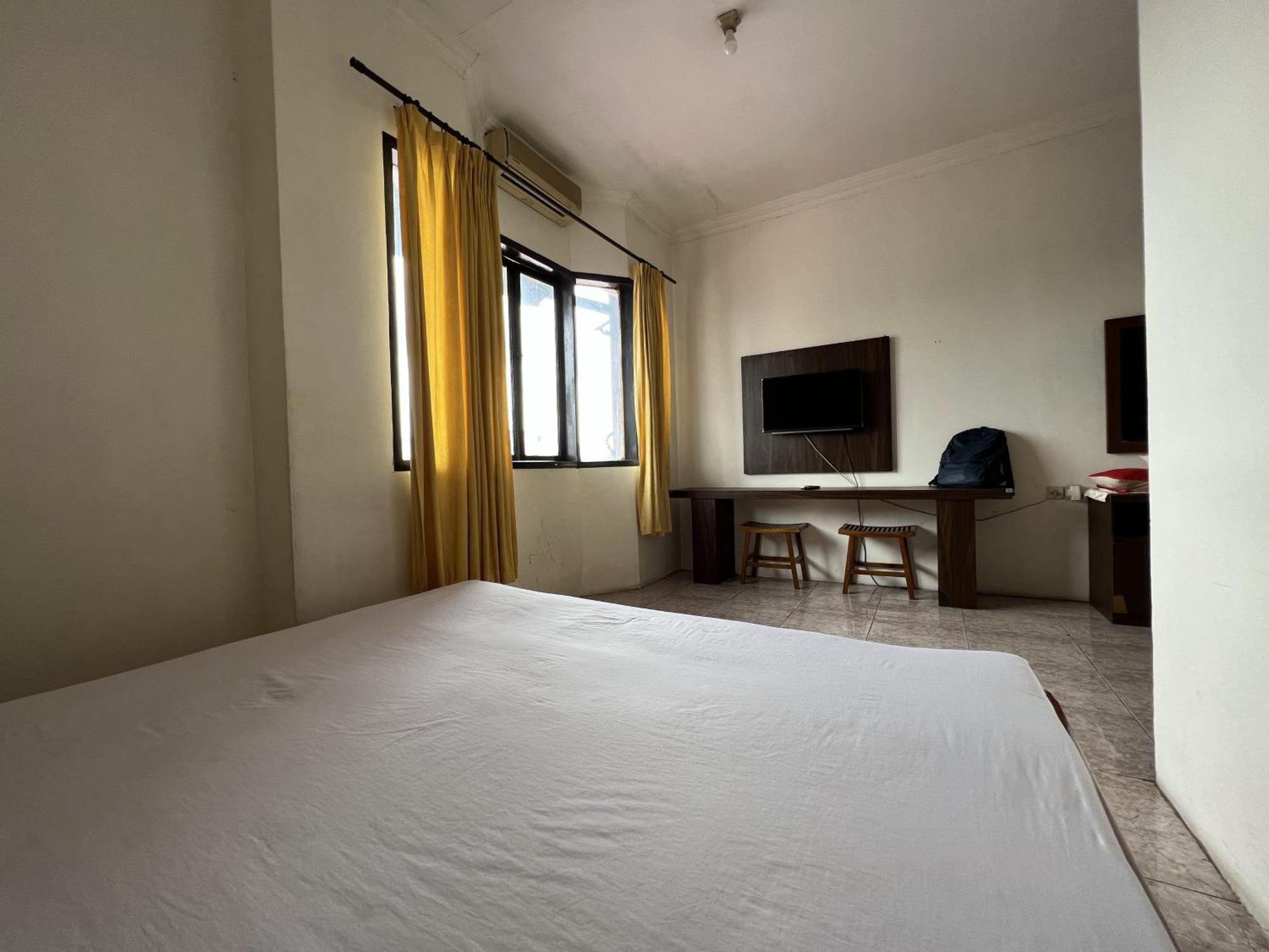 Oyo 92098 Kost Orange Syariah Hotel Makassar Buitenkant foto